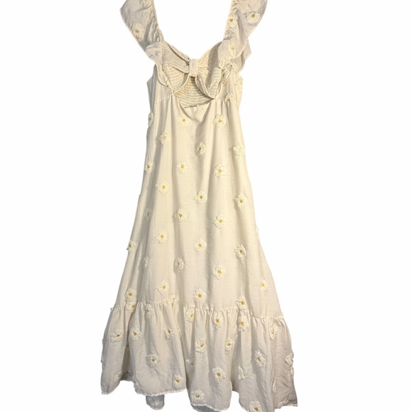 Storia Dresses & Skirts - Storia Cream Floral Eyelet Maxi Dress with Bow Front Ruffle Straps Lrg
